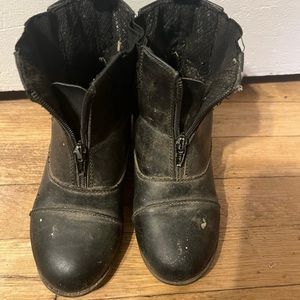 Kid’s horseback riding boots size 2 or eu 32